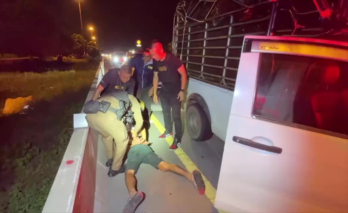 30 Myanmar migrants found hidden in truck after Ayutthaya highway chase | News by Thaiger