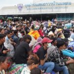 ไม่รอหยุดยิง ชาวเขมรแตกตื่น เร่งอพยพ แห่กลับบ้านทะลักจุดผ่านแดน หวั่นถูกตัดสัญชาติเขมร