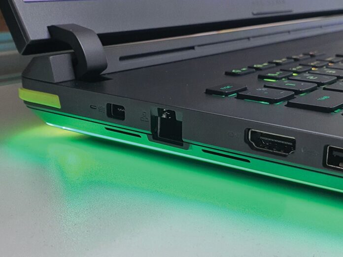 หลากหลาย - เอซุส ROG Strix G18 (2025) เกมมิ่งโน้ตบุ๊กหล่อแรงขั้นสุด