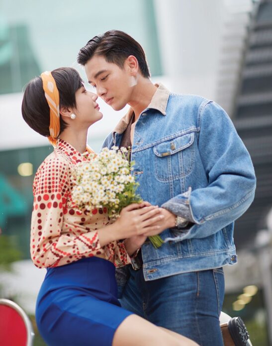 เบื้องหลังมายา