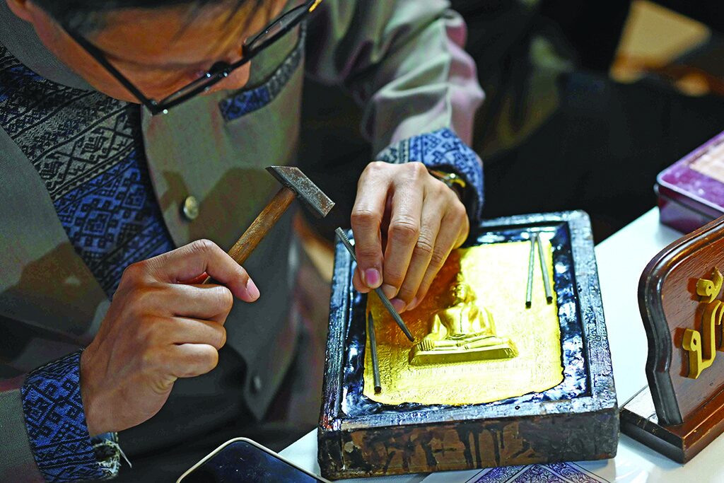 ศิลปวัฒนธรรม - เชิดชูครูศิลป์ ครูช่าง ทายาท สืบสานศิลปหัตถศิลป์ไทย