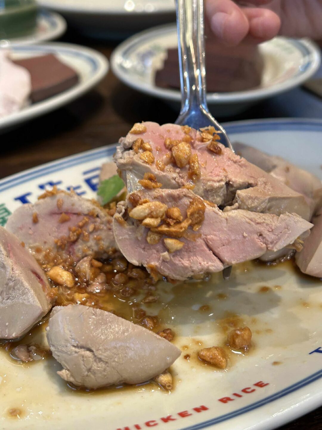 สวรรค์ในครัว - ‘โต๊ะคิม’ข้าวมันไก่ขึ้นห้าง ร้านอร่อยโดย‘ปลา iberry’
