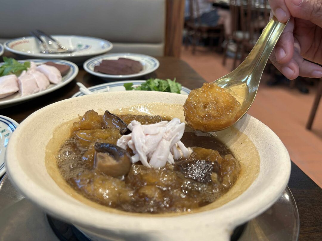 สวรรค์ในครัว - ‘โต๊ะคิม’ข้าวมันไก่ขึ้นห้าง ร้านอร่อยโดย‘ปลา iberry’