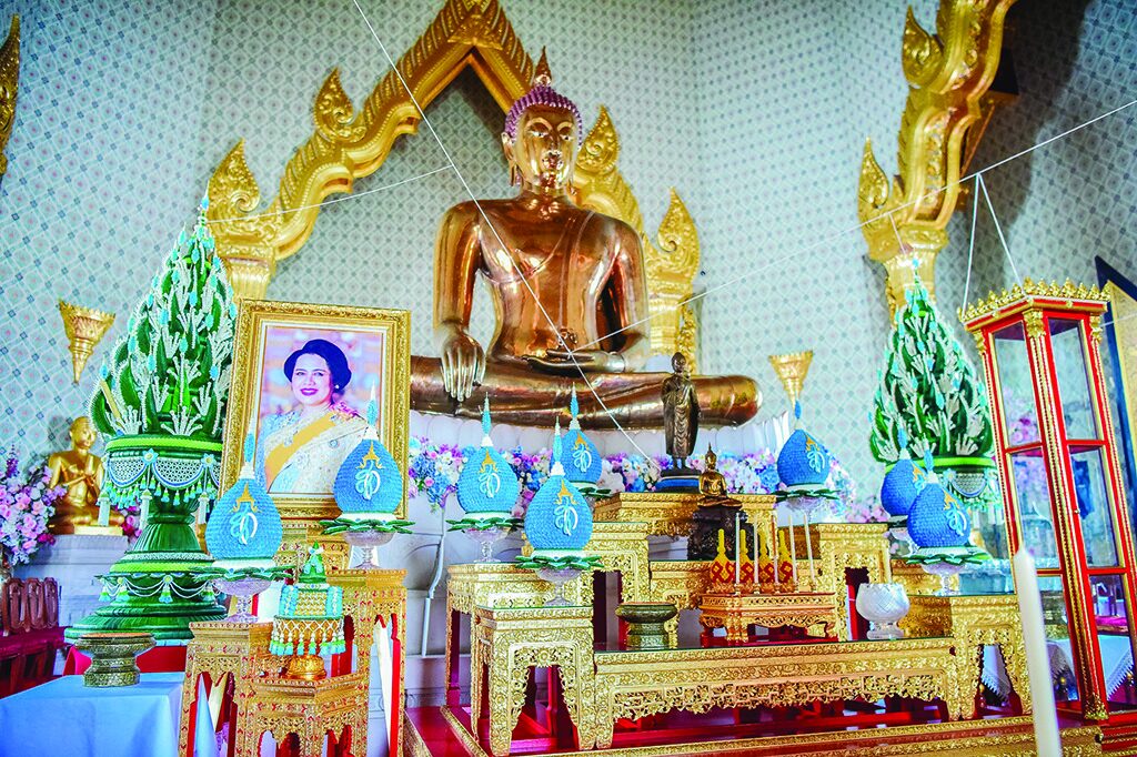 ข่าวสดพระเครื่อง - คณะสงฆ์เจริญพระพุทธมนต์ ถวายราชกุศลพระพันปีหลวง