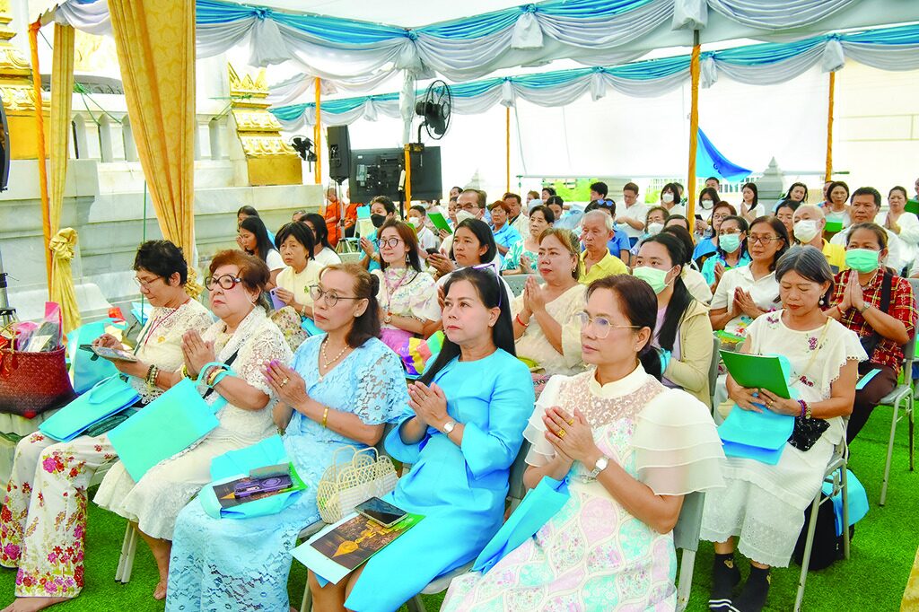 ข่าวสดพระเครื่อง - คณะสงฆ์เจริญพระพุทธมนต์ ถวายราชกุศลพระพันปีหลวง