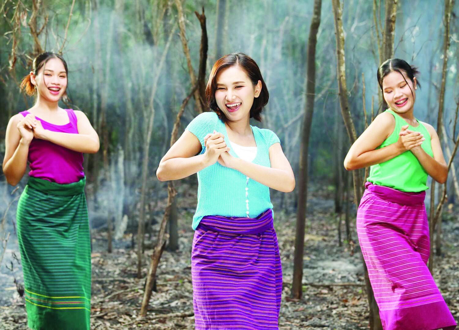 จับกระแสลูกทุ่ง - ‘กีต้าร์ นิภาพร’ว้าวลุกส์ใหม่ ผ้าซิ่นซิ่งได้‘ปิดจ็อบให้น้องแน’