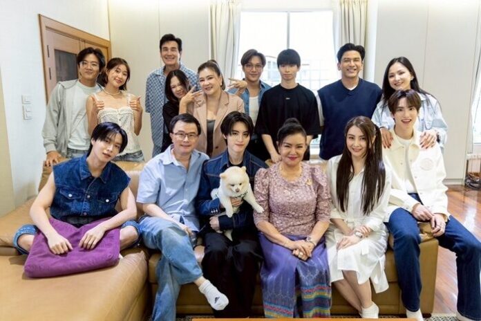 บ้านรากแก่นรวมทีม! “AA” ควง “ยายบานเย็น” โชว์หมอลำครั้งแรก!