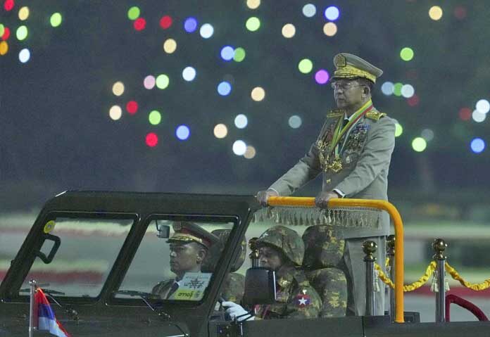 ทัพเมียนมา “ถล่มดุ” พื้นที่ฝ่ายต้าน สังหาร 13 ศพ-สลดพระเดินบิณฑบาตดับด้วย