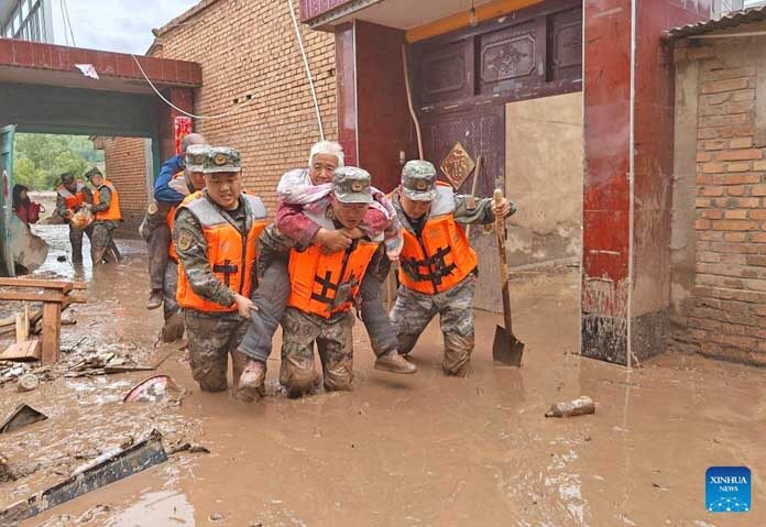 กานซู่เตือนภัยสีแดง “ฝนกระหน่ำ-ท่วมหนัก” สังเวยแล้ว 10 ศพ-ยังสูญหาย 33 ราย