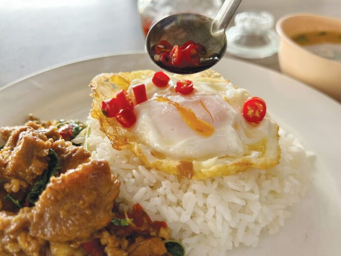 ร้านผัดกะเพราท่านขุน สูตรบ้านๆ พริกแห้ง ไร้น้ำมัน