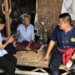 วันแม่แห่งชาติ นอภ.กาญจนดิษฐ์ เยี่ยม ยายทวดแม่ 5 แผ่นดิน อายุกว่า 100 ปี 2 ราย