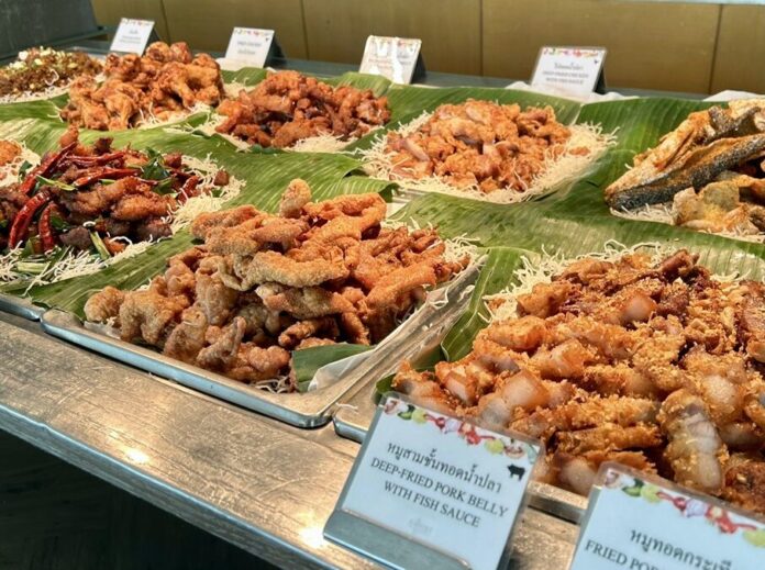 ใบหยกบุฟเฟต์ จัดหนักอีก เป็ดปักกิ่ง-หมูหัน-ซีฟู้ด แบงก์เทามีทอน