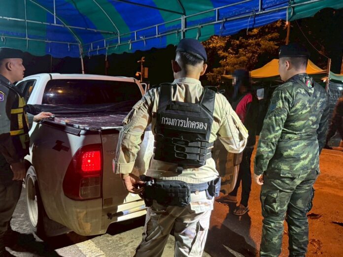 Major illegal cigarette smuggling ring busted in Kanchanaburi | News by Thaiger