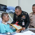 ปลัดกห. เยี่ยมบำรุงขวัญกำลังพล บาดเจ็บ สู้รบชายแดนไทย-เขมร มอบ 'เหรียญบางระจัน'