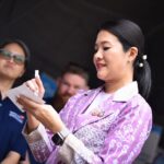 'ธีรรัตน์' มอบบัตรประจำตัวปชช. ให้กำลังใจ ชาวบ้าน แก้ไขปัญหาสัญชาติ-สถานะบุคคล ย้ำประเทศไทย ไม่ทิ้งใครไว้ข้างหลัง