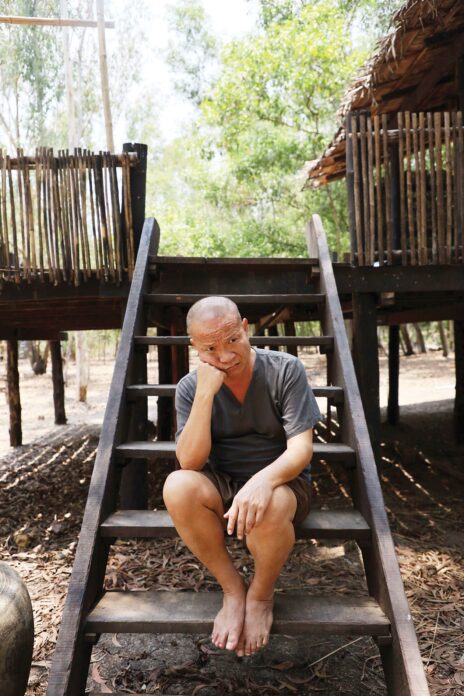 เบื้องหลังมายา