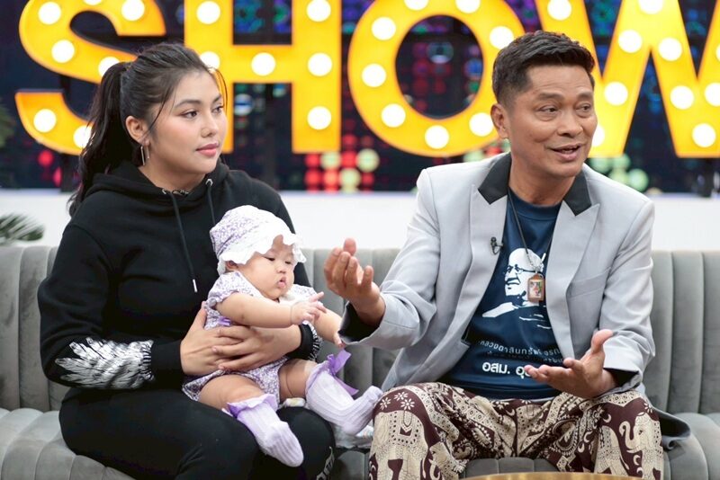 “ชูษี เชิญยิ้ม” ควงลูกสาว เผยความในใจหลังคืนดี เล่านาทีอุ้มท้องบอกพ่อ