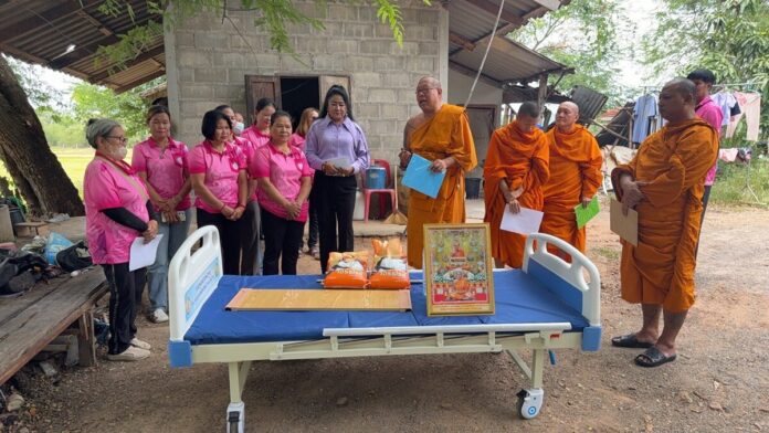 พระครูปลัดสิทธิวัฒน์ หรือ หลวงพี่น้ำฝน