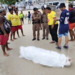 พบศพหนุ่มจีน สัญชาติอเมริกัน นอนคว่ำหน้าเสียชีวิตริมหาดป่าตอง เร่งสืบสาเหตุการตาย