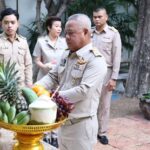 ‘ปลัดบุญสงค์’ สักการะสิ่งศักดิ์สิทธิ์ อำลาตำแหน่ง ก่อนนั่ง ผู้ตรวจฯ สำนักนายกฯ