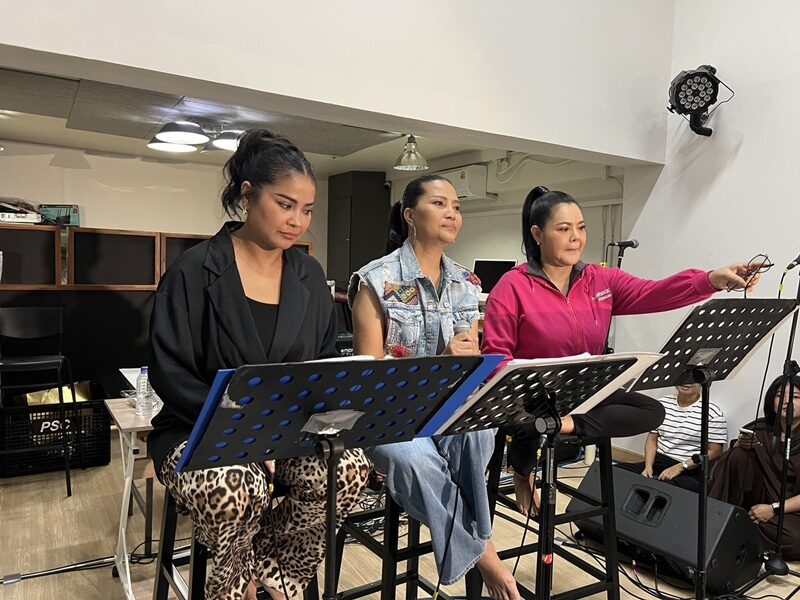 ‘ตั๊ก–สุ–ฮาย’ รวมพลัง 3 ตัวแม่ บนเวทีเดียวกันครั้งสุดท้าย “สามตัวบน คอนเสิร์ต” แง้มมิติใหม่ ยื่นไมค์ให้คนดูร่วมเถียง