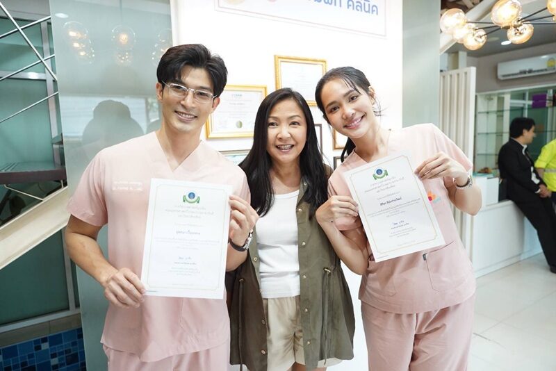 “ตูมตาม - บิ๊นท์” นำทีมนักแสดงและทีมงานเรียนทำ CPR เพื่อเข้าฉากละคร "ความลับใต้เสื้อกาวน์"