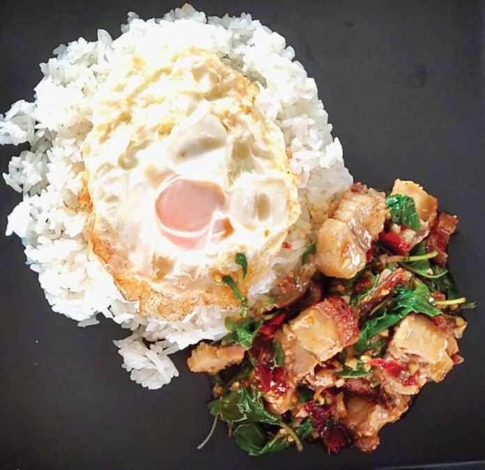 ร้านผัดกะเพราท่านขุน สูตรบ้านๆ พริกแห้ง ไร้น้ำมัน