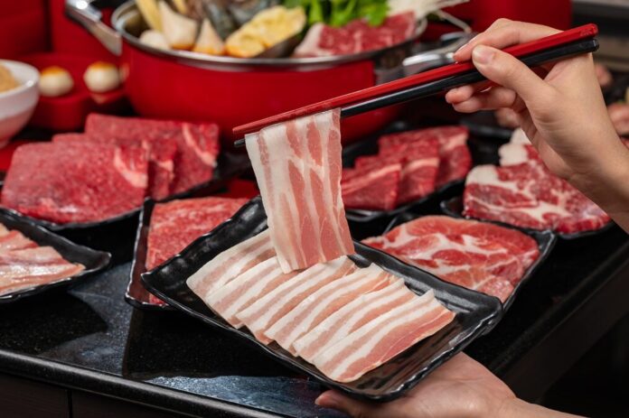 MK โชว์เจ้าหม้อไฟ เปิดตัวบุฟเฟต์สุกี้พรีเมียม เป็ดย่างไม่อั้น เริ่ม 499 