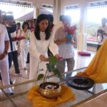 เพ ลา เพลิน บุรีรัมย์ ฉลองครบรอบ 9 ปี 'พระเขี้ยวแก้ว' (จำลอง)” จากศรีลังกา