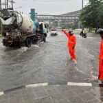 ตำรวจจราจร พร้อมรับมือฝนตกหนัก น้ำท่วมขัง อำนวยความสะดวก ช่วยเหลือประชาชน