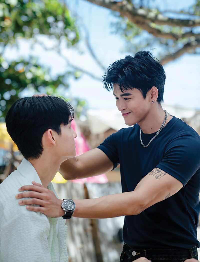 เบื้องหลังมายา
