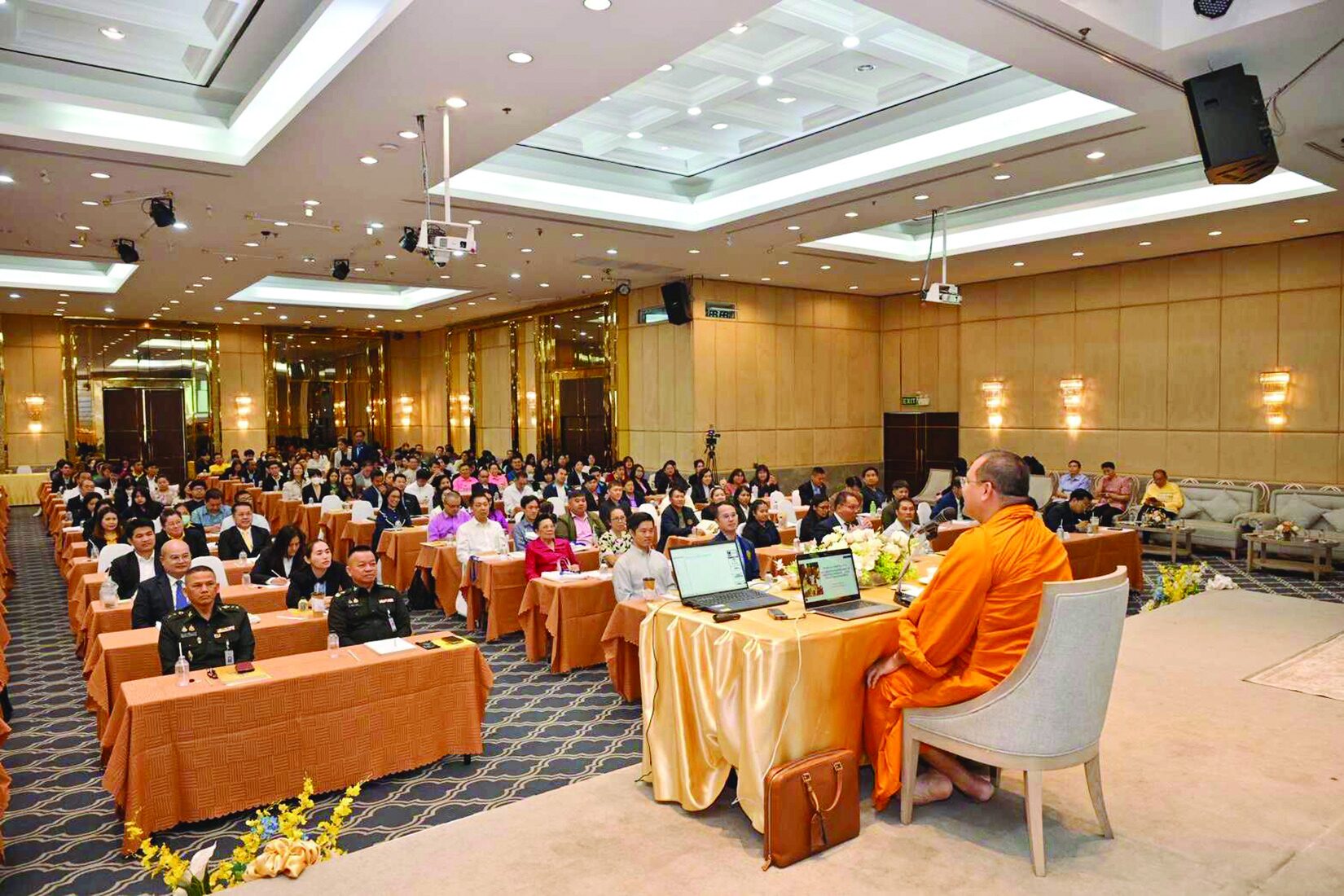 ข่าวสดพระเครื่อง - จัดอบรมปฏิบัติตามราชประเพณี ผู้ขอรับพระราชทานผ้าพระกฐิน