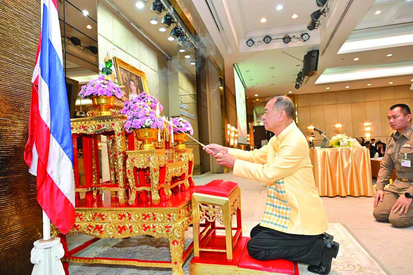 ข่าวสดพระเครื่อง - จัดอบรมปฏิบัติตามราชประเพณี ผู้ขอรับพระราชทานผ้าพระกฐิน