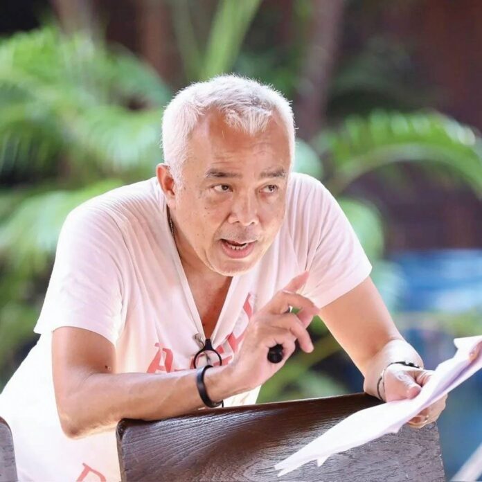 เบื้องหลังมายา
