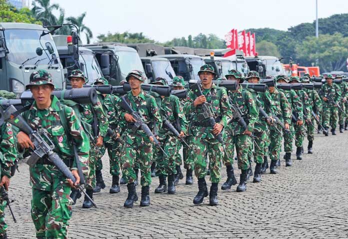 อินโดฯ ยังเดือด! ตร.ยิงแก๊สน้ำตาใกล้มหาวิทยาลัย ม็อบดับ 6 ศพ-สูญหาย 20 คน