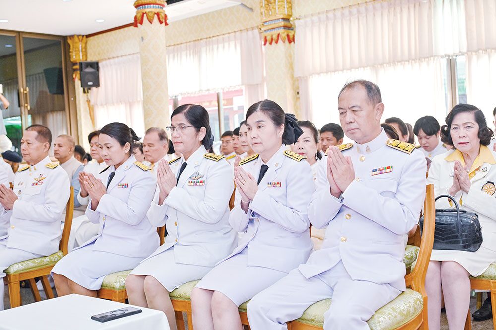 ข่าวสดพระเครื่อง - เจริญพระพุทธมนต์ถวายรัชกาลที่ 8 ครบ 100 ปี-วันพระบรมราชสมภพ