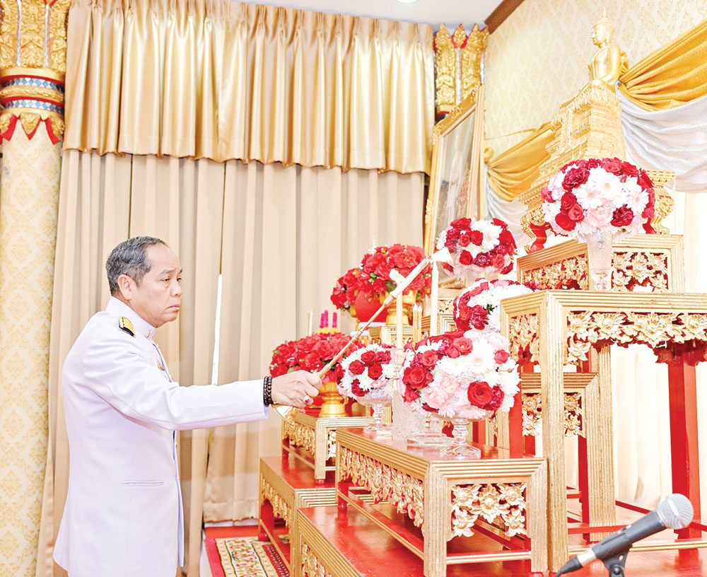 ข่าวสดพระเครื่อง - เจริญพระพุทธมนต์ถวายรัชกาลที่ 8 ครบ 100 ปี-วันพระบรมราชสมภพ