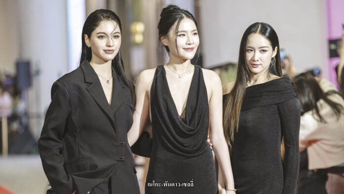 เสาร์สด - RED CARPET งาน FEED X KHAOSOD AWARDS 202