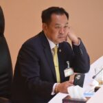 'อนุทิน' อารมณ์ดี เข้าสภารอบดึก เดินทั่วห้องประชุม ฟังสมาชิกรัฐสภา อภิปราย-แถลงนโยบาย ชื่นมื่น!