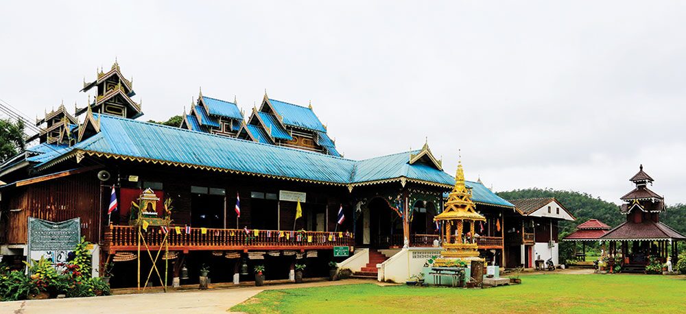 เที่ยววัดวันหยุด - เยือน‘วัดต่อแพ-แม่ฮ่องสอน’ ยล‘พระพุทธรูปไม้’ไทใหญ่