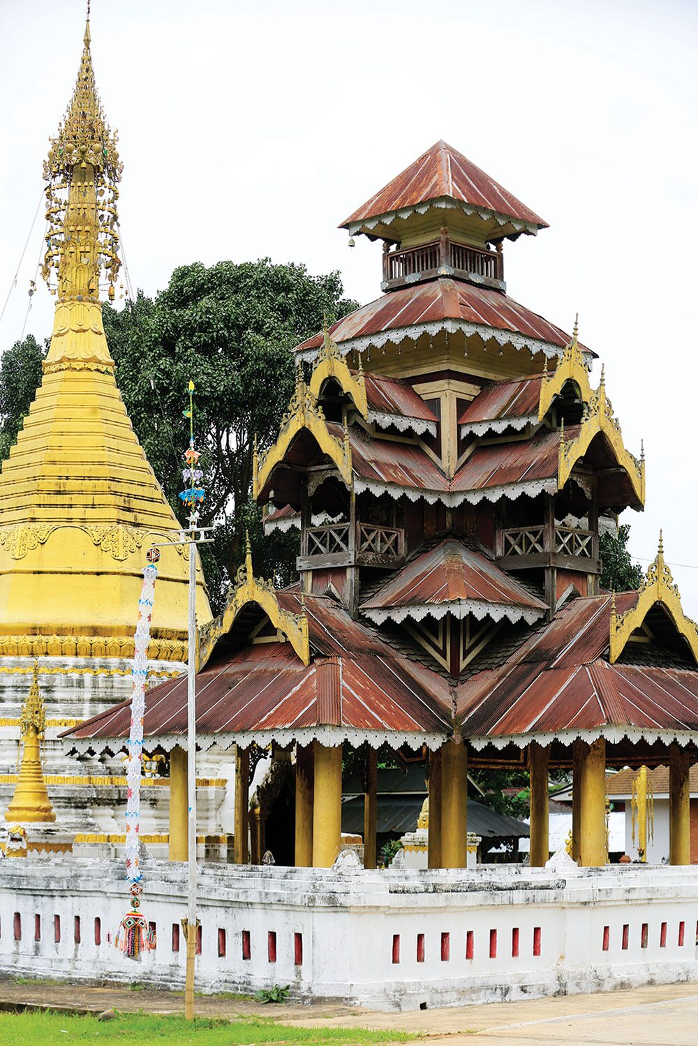 เที่ยววัดวันหยุด - เยือน‘วัดต่อแพ-แม่ฮ่องสอน’ ยล‘พระพุทธรูปไม้’ไทใหญ่