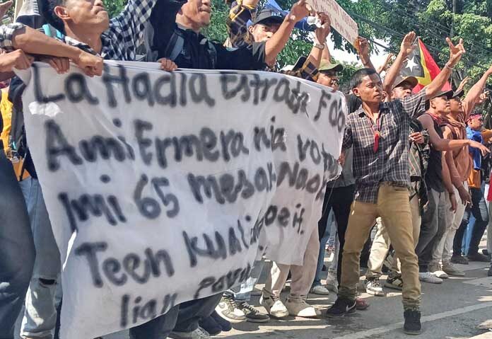 รบ.ติมอร์ฯ “ยกเลิกแผนแจกรถ” ให้สมาชิกรัฐสภา หลังชาวบ้านลุกฮือประท้วง-เผายับ