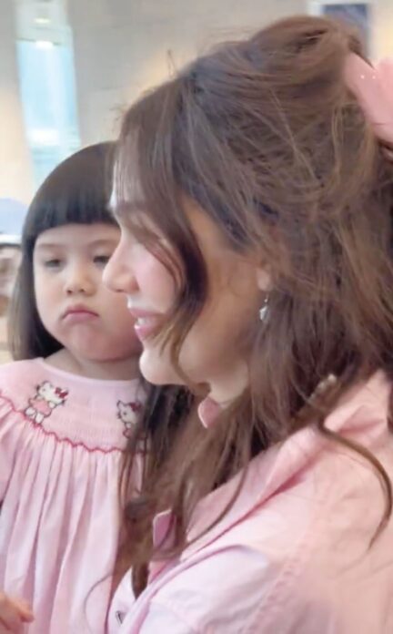 ซุปตาร์บันเทิง - ‘เกล’เนื้อหอมพรีเซ็นเตอร์รุม ‘ชมพู่’ขิงลูกสาว-ยังไม่โค่นสถิติแม่