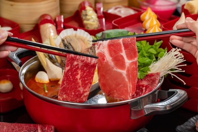 MK โชว์เจ้าหม้อไฟ เปิดตัวบุฟเฟต์สุกี้พรีเมียม เป็ดย่างไม่อั้น เริ่ม 499 