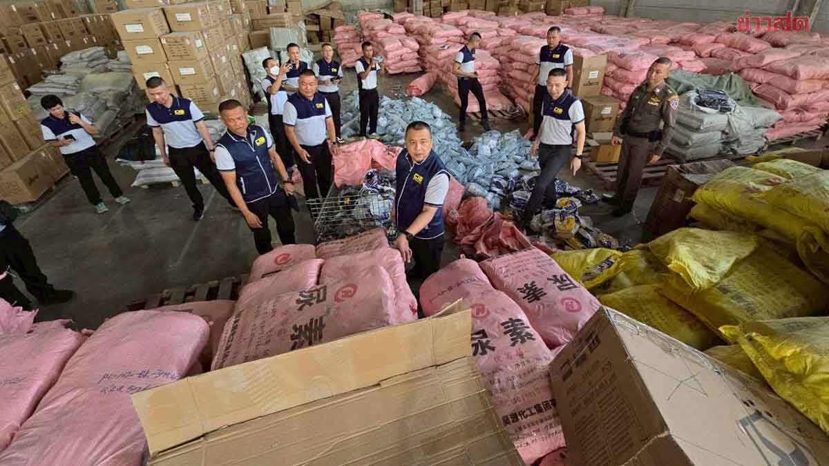 .ยึดหมวกกันน็อก-ปลั๊กพ่วงเถื่อน นับแสนชิ้น มูลค่า 30 ล้านบาท นำเข้าจากจีน ไม่ได้มาตรฐาน.
