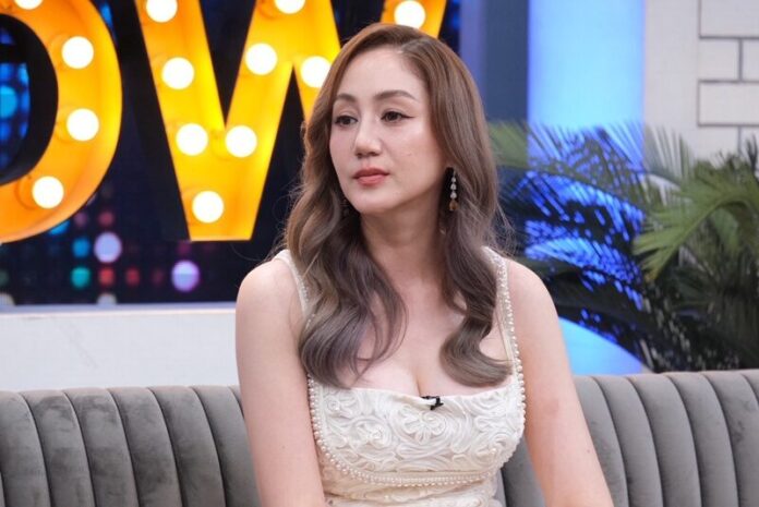 เจมี่ บูเฮอร์ เปิดใจ หลังเจอก้อนเนื้อในอก สั่งเสียงานศพขอธีมสีชมพู