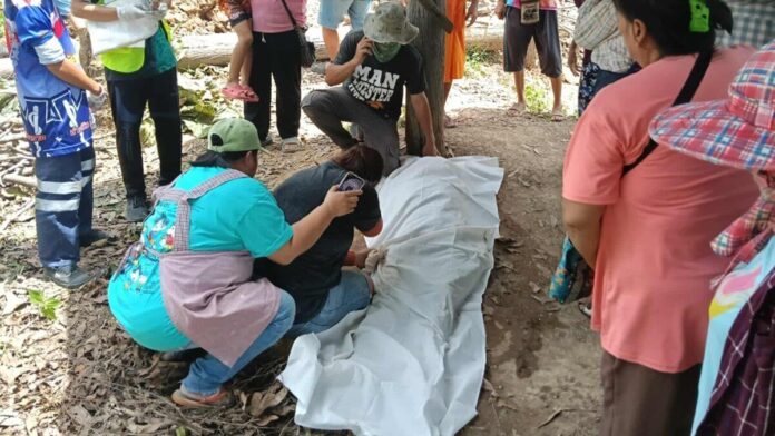 ญาติร่ำไห้! ชายวัย 64 ปี ตกหลุมลึก 3 เมตร ที่เป็นเส้นทางสัญจร ดับสลด