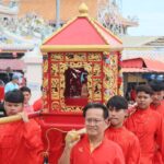 เชื่อศักดิ์สิทธิ์ ให้โชคลาภทุกปี แห่ส่องเลขเด็ด อัญเชิญกระถางธูปองค์เจ้าพ่อหลักเมืองสุพรรณฯ