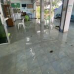 ฝนถล่มหนัก อ.เลาขวัญ น้ำป่าหลากไหล ท่วม รพ.สต. เร่งย้ายอุปกรณ์แพทย์ขึ้นที่สูง