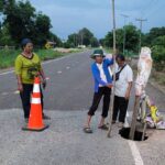 ชาวบ้านพิมายผวา ถนนทรุดตัว หลุมใหญ่ลึก 2 เมตร หวั่นไม่ปลอดภัย เสี่ยงเกิดอุบัติเหตุ